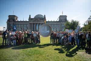 Bündnis protetsiert in Berlin gegen Kürzungspläne der Ampelkoalition Bündnis protetsiert in Berlin gegen Kürzungspläne der Ampelkoalition