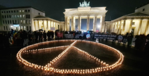 Aktion des Bündnisses "Stoppt das Töten" vor dem Brandenburger Tor in Berlin.